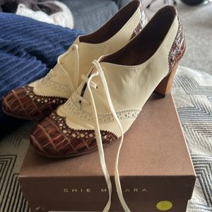 Chie Mihara close toed pump. Cream with brown snakeskin. Size 38
